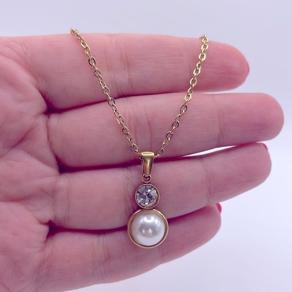18k Gold Plated Fresh Pearl Earrings and Necklace Set - Picture 1 of 7